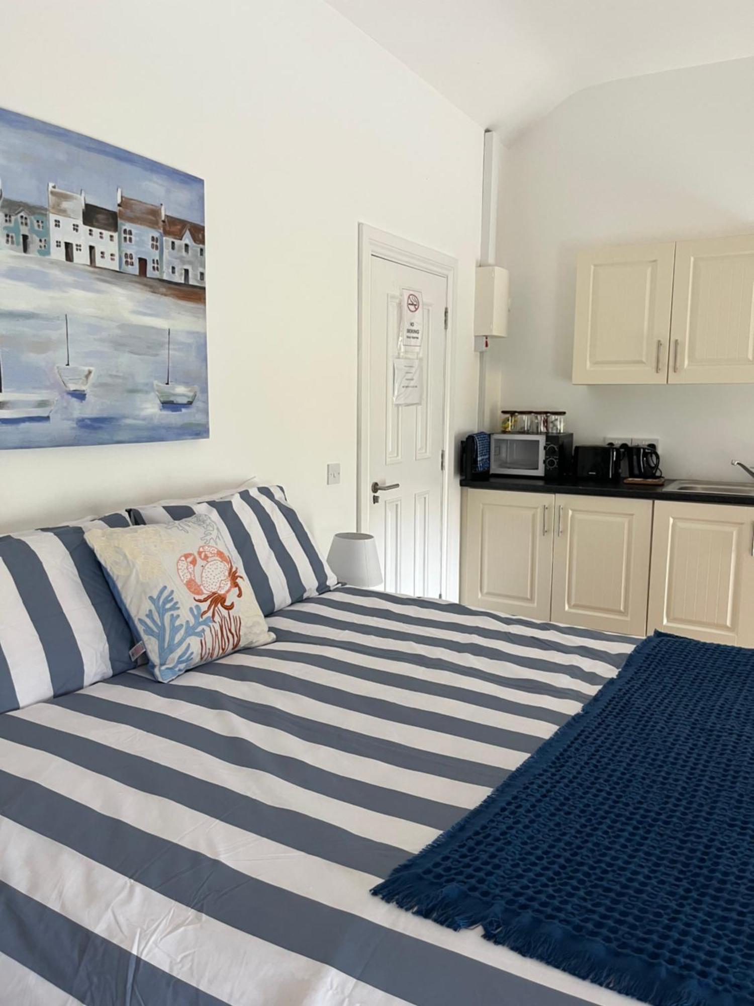 Mcgrath'S Bar & Accommodation Causeway Eksteriør bilde